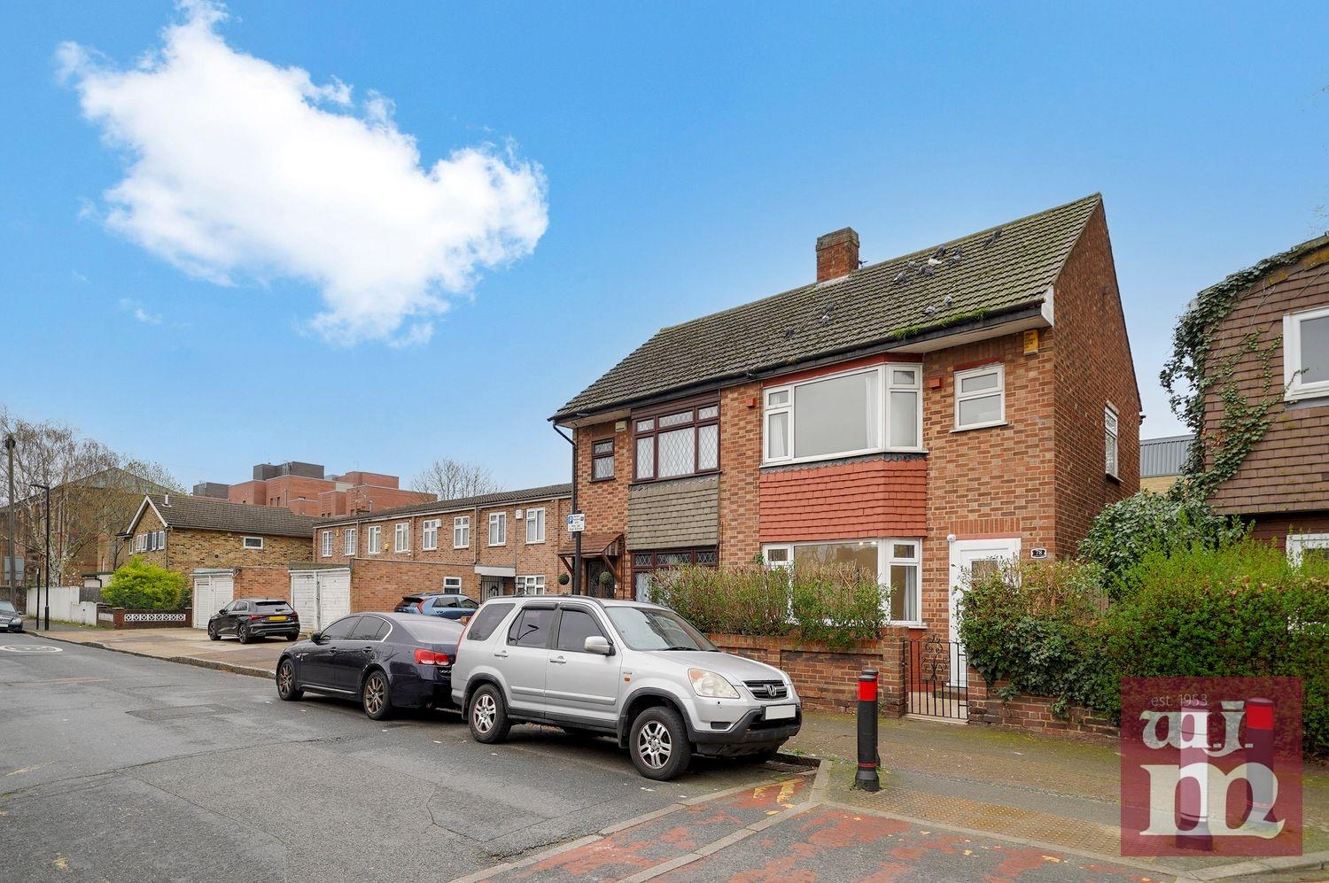 3 bed property in Southern Road, Plaistow